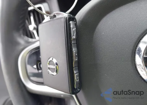 2022 Volvo Xc60 B5 Inscription z USA, uszkodzony, nr VIN YV4L12DL3N1983264